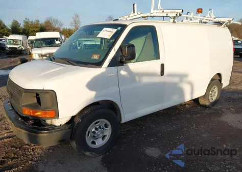 2015 Chevrolet Express 2500 Work Van z USA, uszkodzony, nr VIN 1GCWGFCF8F1152135